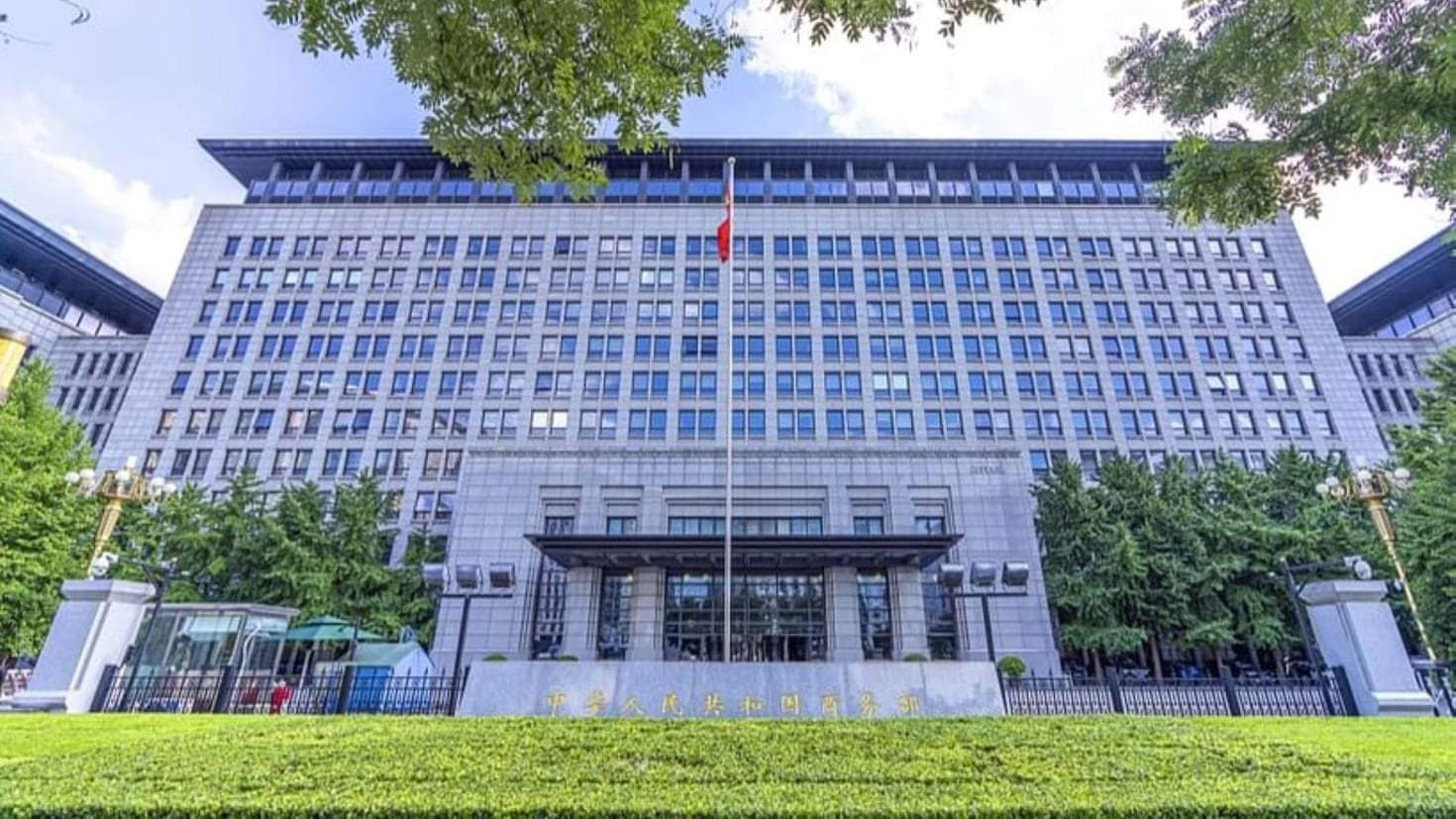 بكين تدق ناقوس الخطر.. الصين تحذر واشنطن من تصعيد الحرب التجارية وتفتح الباب لمحادثات جديدة