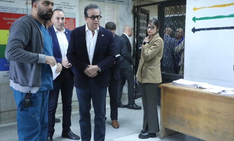 وزير الصحة والسكان الدكتور خالد عبدالغفار يتفقد مستشفى السلام التخصصي خلال جولة مفاجئة ويستمع للمرضى والعاملين.