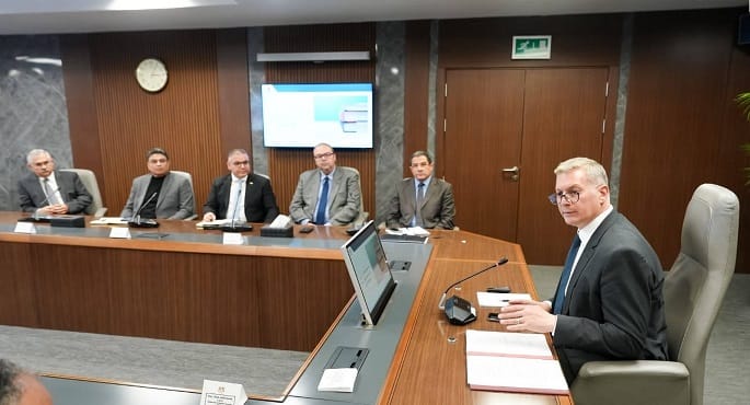 المهندس كريم بدوي وزير البترول والثروة المعدنية يترأس اجتماعاً مع ممثلي شركات عالمية لتطوير تكنولوجيا حفر الآبار.