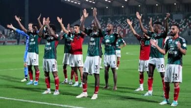 صورة تعبر عن التوترات الأمنية في المكسيك مع إشارة إلى تأجيل المباريات الرياضية.