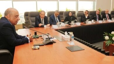 صورة لاجتماع وزير الكهرباء والطاقة المتجددة المهندس محمود عصمت مع قيادات قطاع الكهرباء في مصر، لمناقشة خطط تعزيز الشبكة الكهربائية وإضافة 300 ميجاوات من المحطات المائية، في إطار الاستعدادات لفصل الصيف.