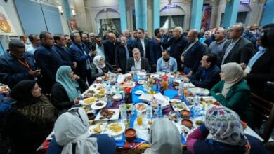 وزير البترول في قلب الصحراء الشرقية: مأدبة إفطار رمضانية تجمع القيادة بالعاملين في حقول رأس غارب