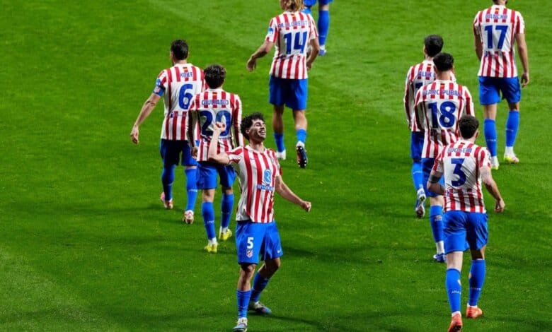 سـورلوث يقود أتلتيكو مدريد إلى دور الـ16 بدوري أبطال أوروبا بثلاثية تاريخية