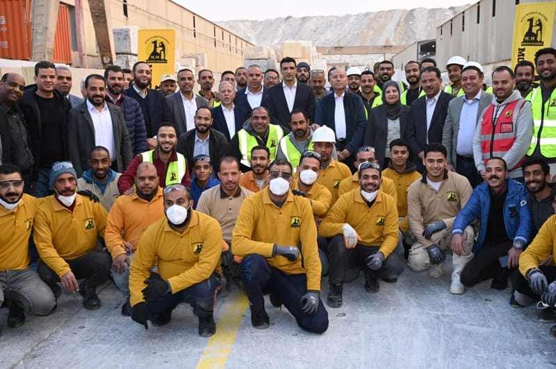 الدولة تقدم حزمة تيسيرات غير مسبوقة لمستثمري "شق الثعبان".. إعفاء من الغرامات وخصومات ضخمة