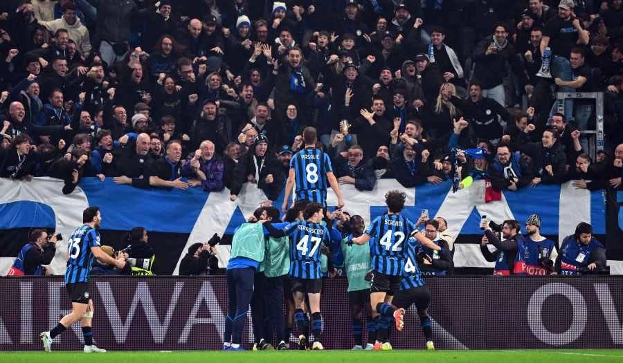 أتالانتا يُقصي دورتموند برباعية ويحجز مقعده في دور الـ16 لدوري أبطال أوروبا