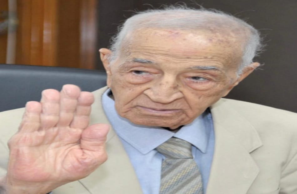 مجلس نقابة الإعلاميين ينعى شيخ الإذاعيين فهمي عمر