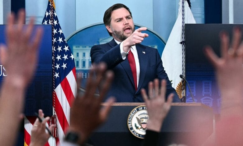 فانس: ترامب يفضل الحل الدبلوماسي مع إيران ويتمسك بمنعها من امتلاك سلاح نووي