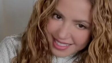 شاكيرا في رسالة مصرية: "مبسوطة إني هغني عند الأهرامات"