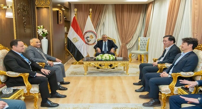 وزير الدولة للإنتاج الحربى يستقبل وفد شركة “Hanwha” الكورية الجنوبية