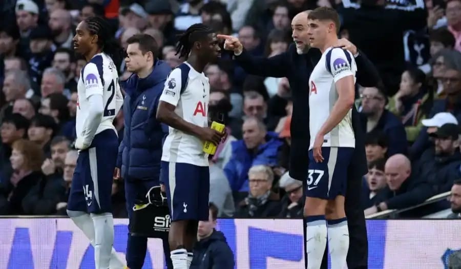 توتنهام يواجه خطرا حقيقيا مع اقتراب شبح الهبوط من البريميرليج