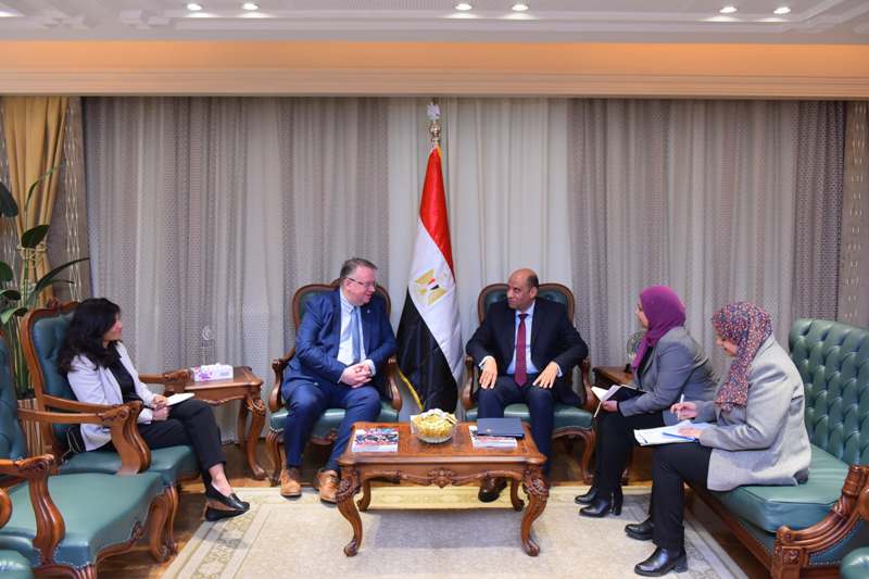 «رداد» يبحث مع «العمل الدولية» تفعيل جميع الملفات المشتركة| صور