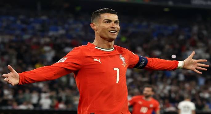 كريستيانو رونالدو يستحوذ على 25% من أسهم نادٍ إسبانى