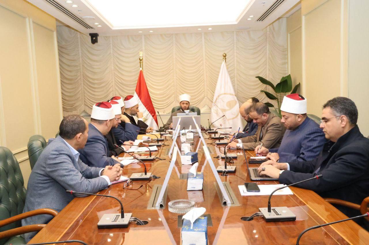 استعدادات مكثفة لليالي الاعتكاف والتهجد.. والأوقاف تكافئ المتميزين بعد رمضان| صور