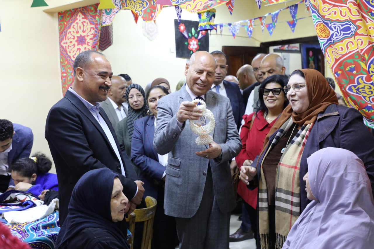 محافظ القاهرة: الدولة حريصة على توفير الرعاية الكاملة لسكان المشروعات «بديل العشوائيات»| صور