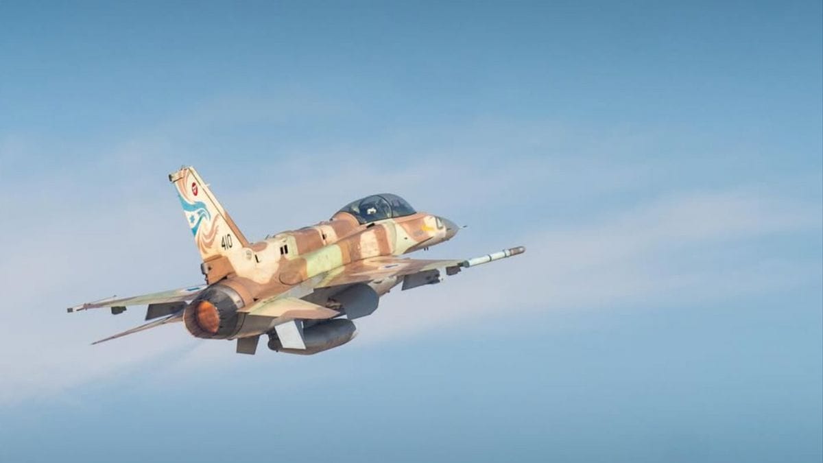 جيش الاحتلال يهاجم 8 معسكرات تابعة لحزب الله في بعلبك بلبنان