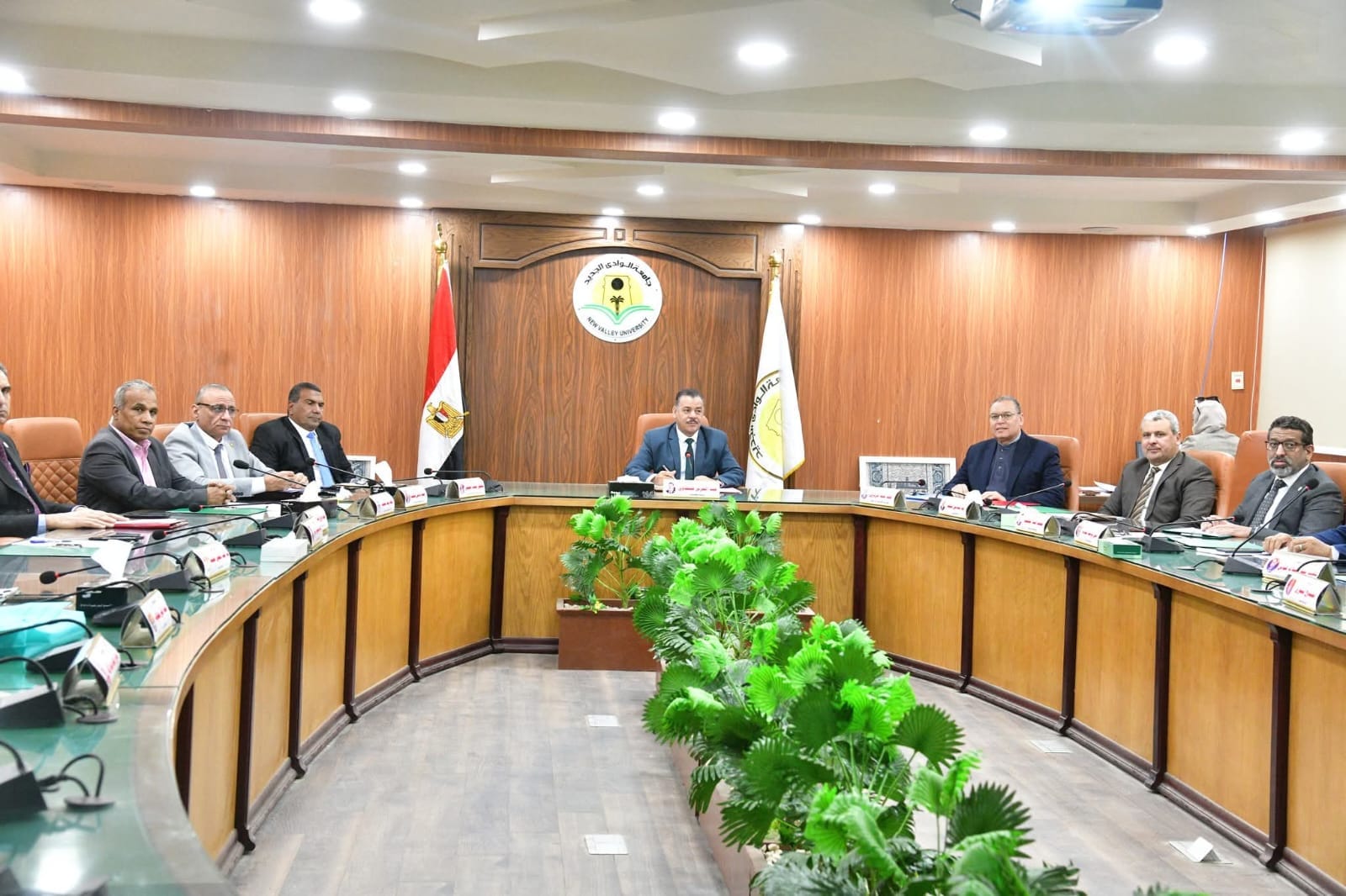 جامعة الوادي الجديد: صرف مكافأة مالية بواقع 1500 جنيه لأعضاء هيئة التدريس والعاملين في شهر رمضان| صور