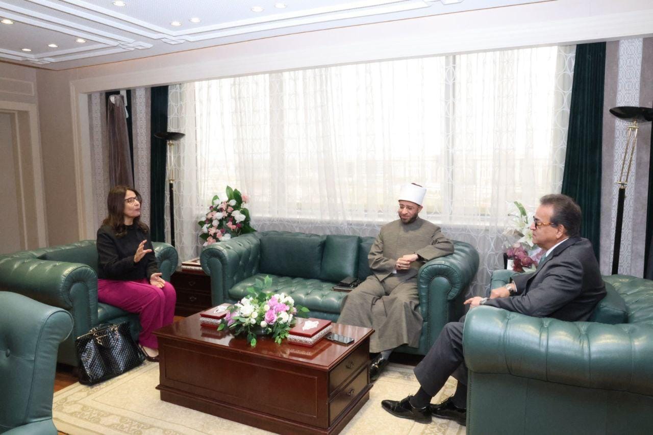وزير الصحة يستقبل وزيري الأوقاف والثقافة لبحث توحيد الخطاب التوعوي في مواجهة القضية السكانية