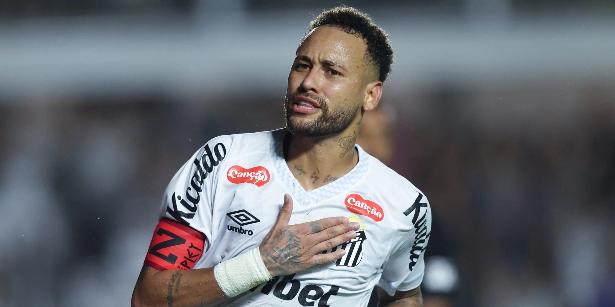 نيمار يرد على منتقديه: كنت "الأسوأ في العالم" والآن أسجل هدفين