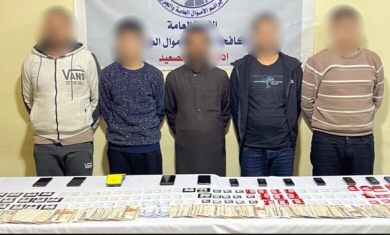 تحديث بيانات وهمي.. كشف حيلة تشكيل عصابي للاستيلاء على الأموال