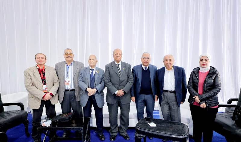 أمين عام نقابة المهندسين يُدلي بصوته في انتخابات المهندسين بالقاهرة |صور