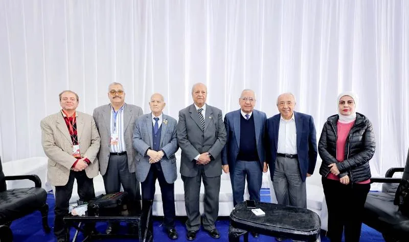 أمين عام نقابة المهندسين يُدلي بصوته في انتخابات المهندسين بالقاهرة |صور