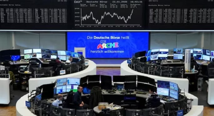 أسهم أوروبا تتجه لتحقيق مكاسب للشهر الثامن