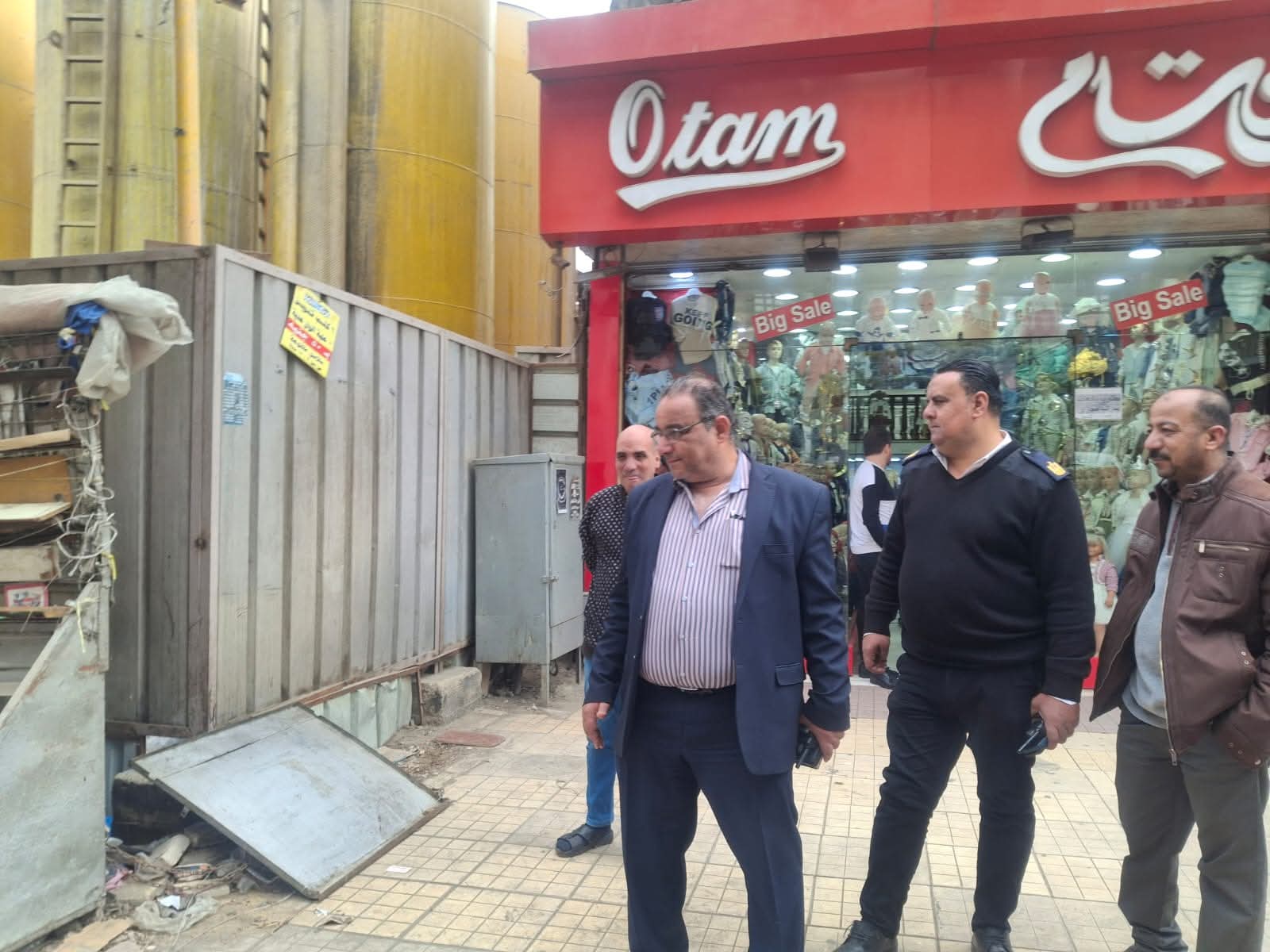 "استاندات الكتب" في 26 يوليو.. نائب محافظ القاهرة يتابع أعمال إزالتها| صور