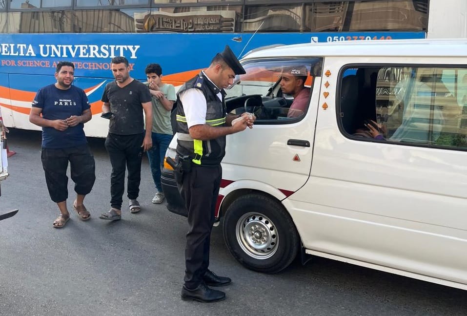 إجراءات قانونية ضد المخالفين وضبط مركبات مخالفة في الحملات المرورية