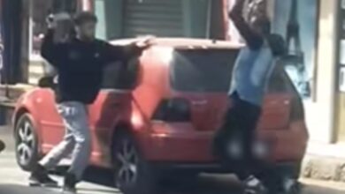 أسلحة بيضاء في الشارع.. كشف ملابسات فيديو مشاجرة في بني سويف وضبط المتهمين