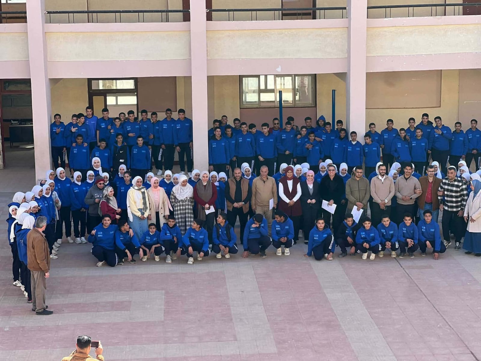 جامعة مطروح: كلية  الحاسبات والذكاء الاصطناعي تشارك في تحكيم مشروعات مدرسة التكنولوجيا التطبيقية| صور