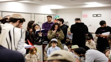 إسرائيل تغلق المدارس وتمنع التجمعات مع إطلاق إيران صواريخ