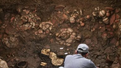 صورة تخيلية لمقتنيات ذهبية من اكتشاف أثري