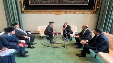 لقاء بين الدكتور بدر عبد العاطي وزير الخارجية والتعاون الدولي والمصريين بالخارج وسوجيونو وزير خارجية جمهورية إندونيسيا في نيويورك، لمناقشة تعزيز العلاقات الثنائية والقضايا الإقليمية.