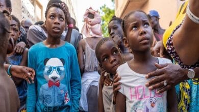 صورة تعبيرية لأطفال في منطقة تعاني من الاضطرابات.