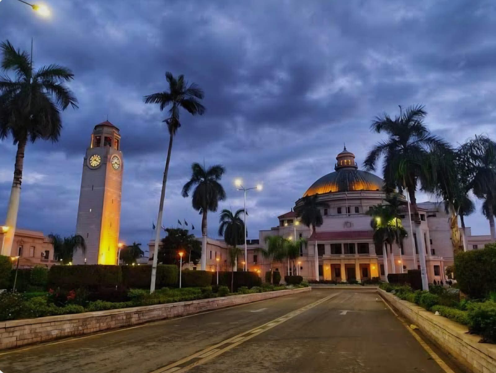 شعار جامعة القاهرة