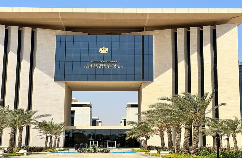 الخارجية تناشد الجاليات المصرية في المنطقة مراعاة الحذر واتباع إرشادات وتعليمات السلطات لضمان الأمن والسلامة