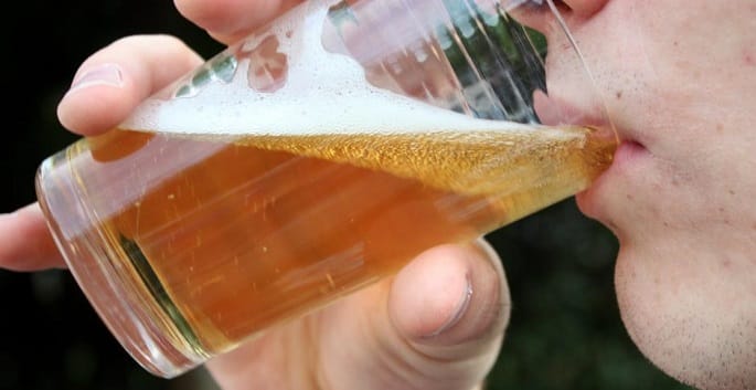 تعويض 55 ألف دولار لعامل فُصل بسبب شرب الكحول أثناء العمل