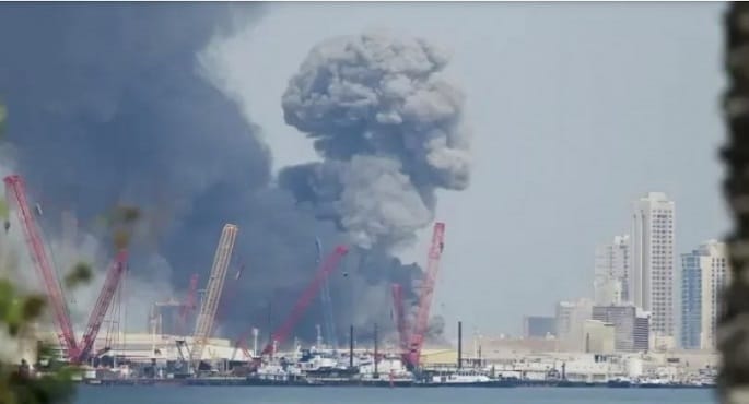 الإمارات: إغلاق السفارة فى طهران وسحب السفير