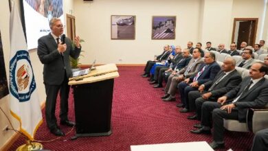 وزير البترول والثروة المعدنية يناقش مع شركاء الاستثمار خطة لزيادة إنتاج البترول والغاز