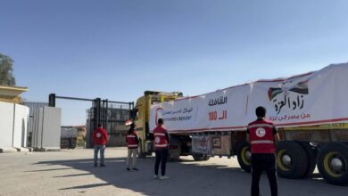 الهلال الأحمر المصري يطلق القافلة 148 لدعم غزة بسلال غذائية ومستلزمات شتوية