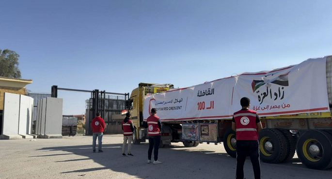 الهلال الأحمر المصري يطلق القافلة 148 لدعم غزة بسلال غذائية ومستلزمات شتوية