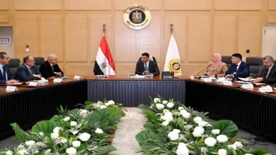 وزير الصناعة يعقد اجتماعاً موسعاً مع اتحاد الصناعات لمناقشة تحديات القطاع