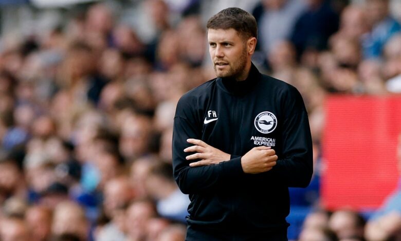 مدرب برايتون يتساءل عن إهدار الوقت في الكرات الثابتة من لاعبي أرسنال