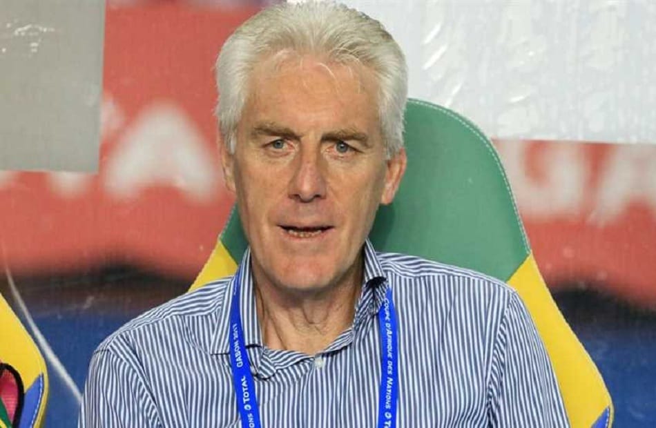 رئيس الاتحاد الجنوب أفريقي لكرة القدم يلمح لإمكانية استمرار المدرب هوجو بروس