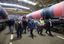 وزير النقل يتفقد ورش عربات البضائع بالقاهرة: تطوير مستمر لمنظومة السكك الحديدية