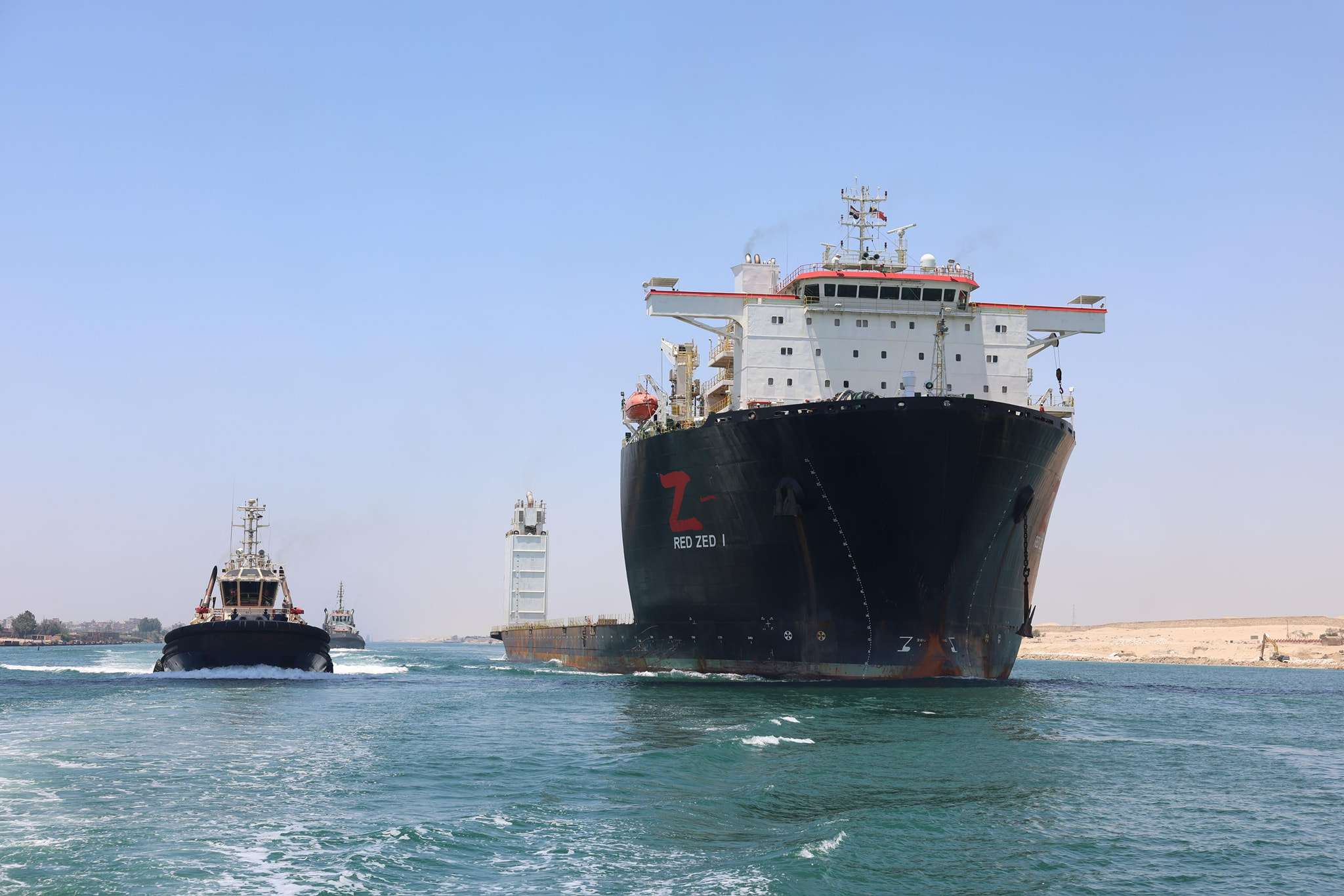 رئيس هيئة قناة السويس: حركة الملاحة منتظمة وتستمر في تقديم خدماتها على مدار الساعة