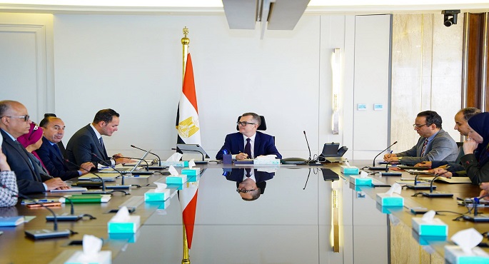 وزير التخطيط ورئيس مركز المعلومات يبحثان تعزيز التعاون في متابعة أداء الحكومة