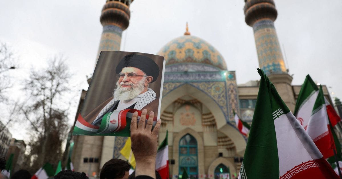 الكيان الصهيوني يستهدف مقر مجلس خبراء القيادة في قم الإيرانية