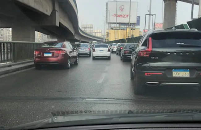 ازدحام مروري في محاور القاهرة والجيزة خلال الذروة المسائية