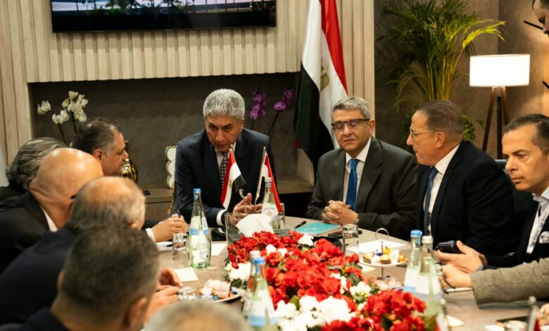 وزير السياحة والآثار يتابع آليات الحفاظ على الحركة السياحية في ظل التوترات الإقليمية